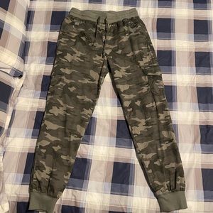 Gap Camo Cargo joggers, size medium tall
